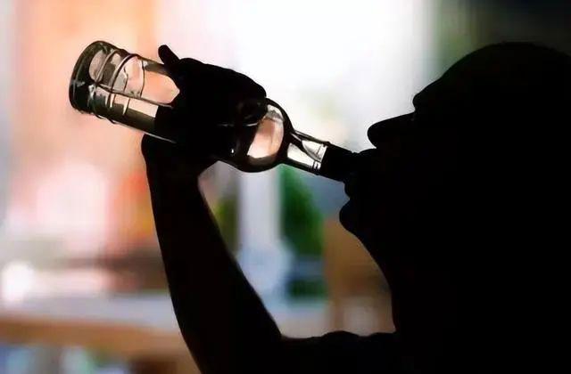 【造孽】难兄难弟，大哥拉肚子，二哥吐血……