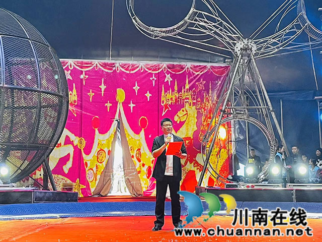 朝阳社区党委书记骆勇致辞（龙洪艳摄）.jpg
