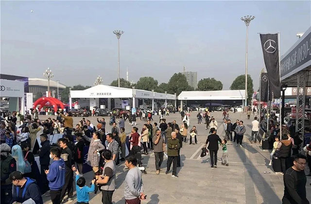 就在今天，泸州市第十三届汽车文化节暨秋冬文旅美食季震撼启幕！