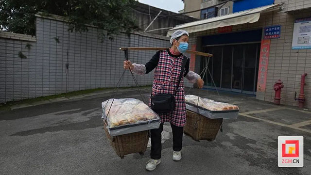 这一声吆喝，陪伴着自贡人近四十年......