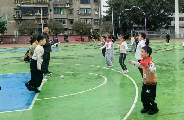 纳溪区：盘活社会资源，拓宽学生运动场地|省市媒体看泸州教育体育县区行