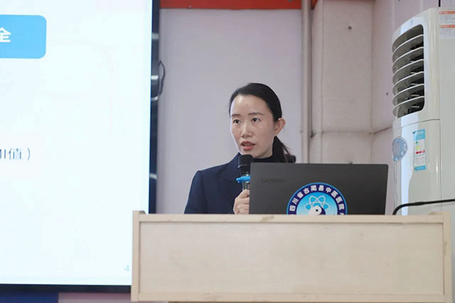 古蔺县中医医院召开2025年临床科室工作务虚会(图13) 13.jpg