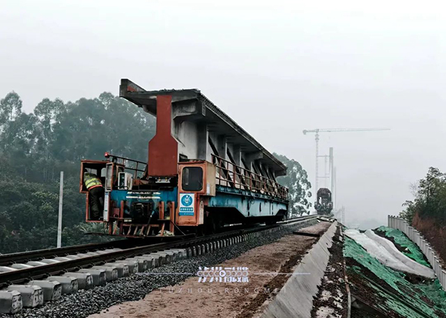 预计今年建成通车丨泸州这条铁路启动双向铺架作业