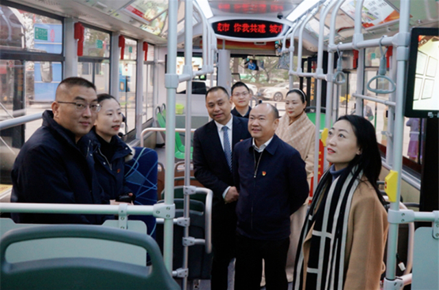 省委组织部莅临指导泸州公交集团江阳公司党支部组织生活会暨述学评学会议(图3) 3.jpg