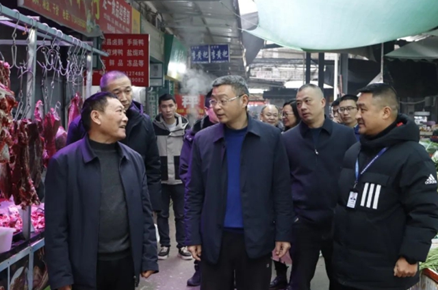 泸州市市场监管局开展春节前安全大检查、送温暖走访慰问活动