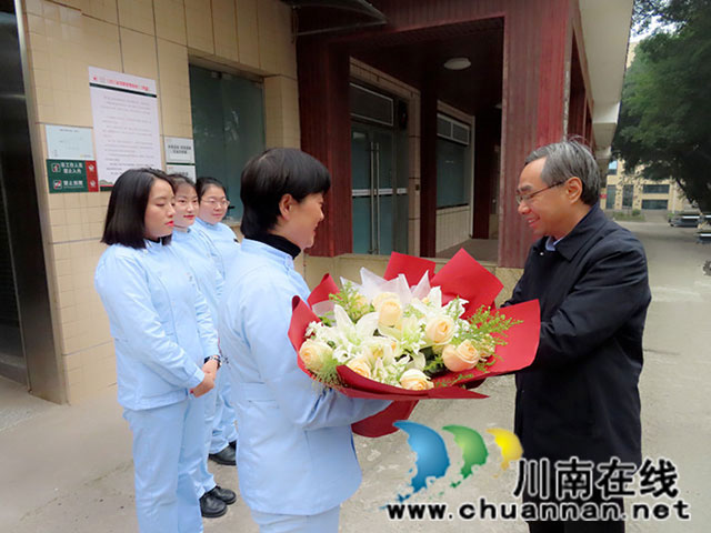 泸州市民政局党组书记喻斌 调研市殡仪馆春节值班值守工作(图3) 图片3.jpg