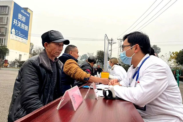 健康与伴 福欣同行┃泸州福欣医院开展“迎新春 贺新年 送温暖”主题活动(图5) 5.jpg