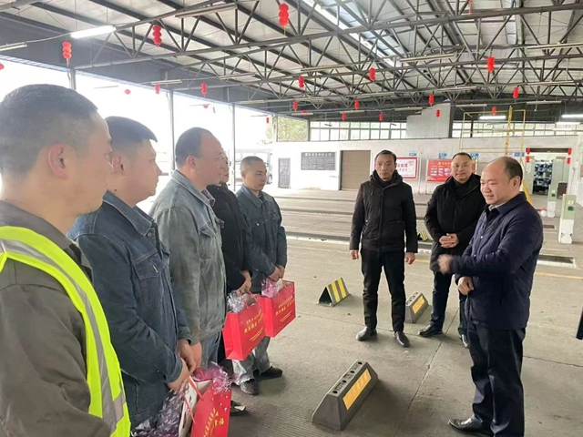 【坚守岗位 用心服务】这是泸州公交人的幸福年(图4) 4.jpg