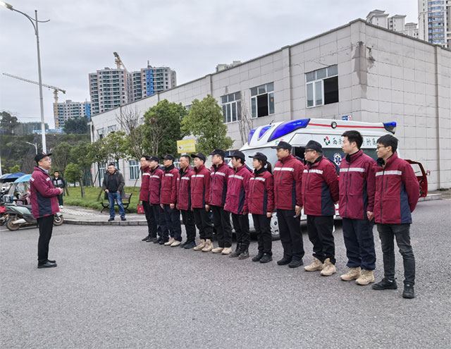 泸州医疗力量紧急驰援宜宾筠连山体滑坡伤员救治