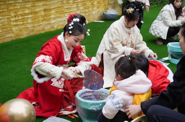 泸州市托育综合服务中心非遗游园会圆满落幕(图17) 18.jpg