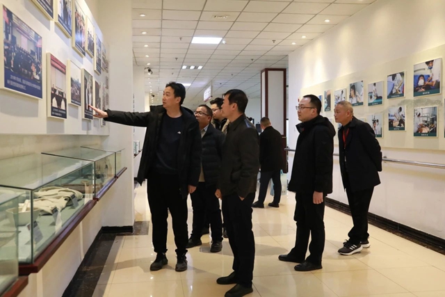 长宁县中医医院张文礼院长一行到合江县中医医院考察交流(图1) 1.jpg