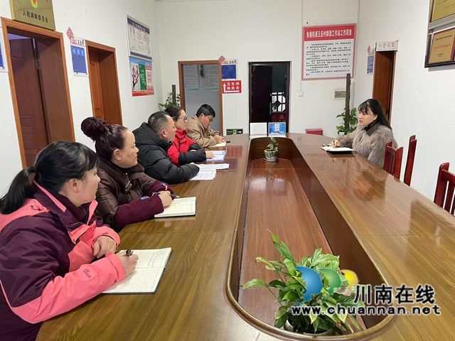 龙马潭区鱼塘街道人大代表深入村(社区)开展“115——代表在找我”主题活动(图1) 1.jpg