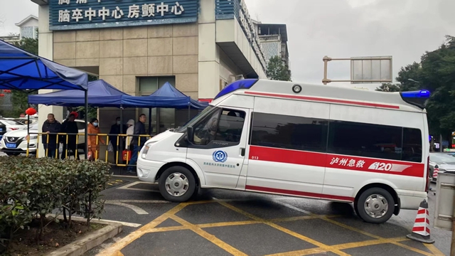 【围观】泸州男子惨遭高压电暴击！