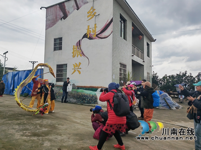 锦江区摄协会员在方洞镇陈田村拍摄（曾佐然摄）.jpg