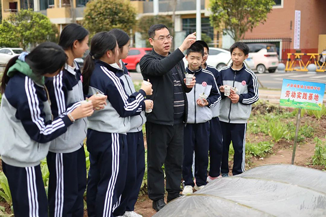 一校一景 | 泸县福集镇龙脑桥学校的学生在这里感受春天(图1) 1.jpg