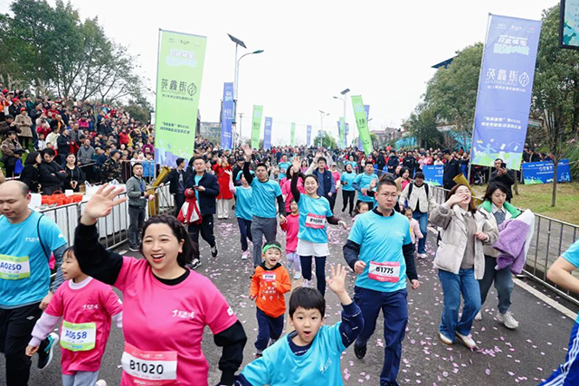 龙马潭区松滩湖畔,这场欢乐跑“嗨”翻了!!(图32) 31.jpg