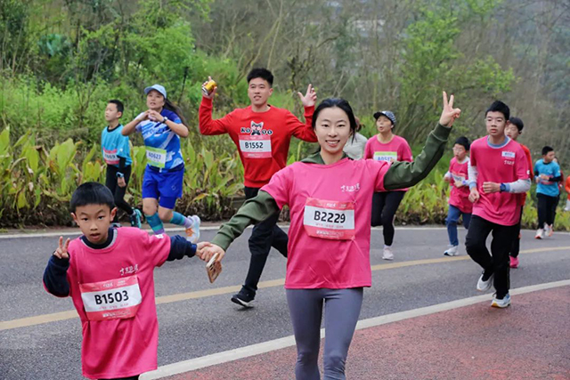 龙马潭区松滩湖畔,这场欢乐跑“嗨”翻了!!(图36) 35.jpg