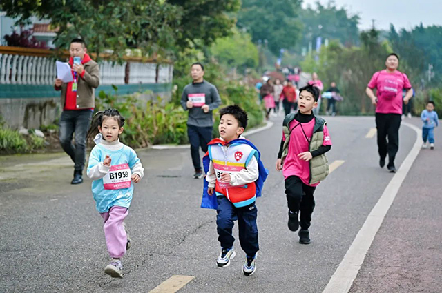 龙马潭区松滩湖畔,这场欢乐跑“嗨”翻了!!(图35) 34.jpg