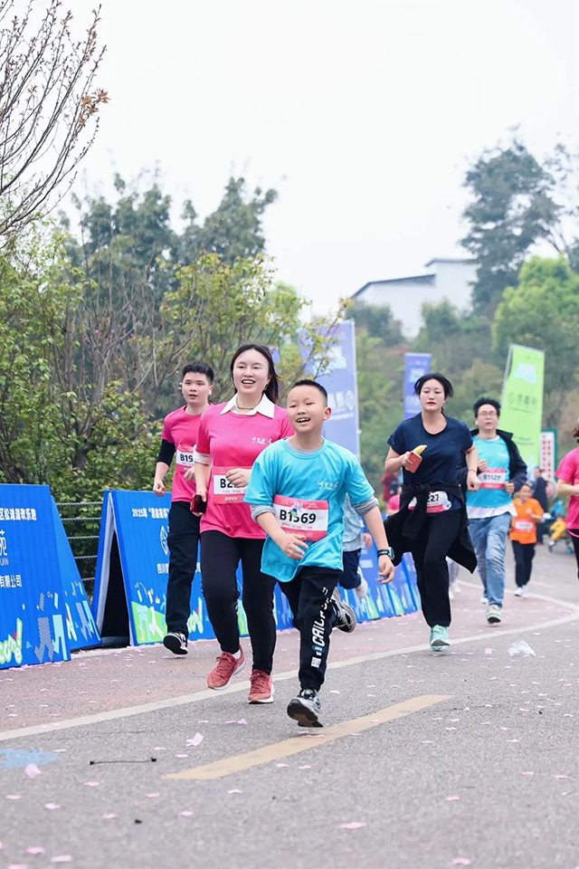 龙马潭区松滩湖畔,这场欢乐跑“嗨”翻了!!(图38) 37.jpg