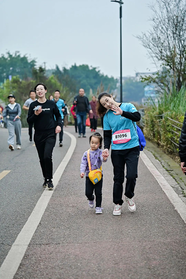 龙马潭区松滩湖畔,这场欢乐跑“嗨”翻了!!(图37) 36.jpg