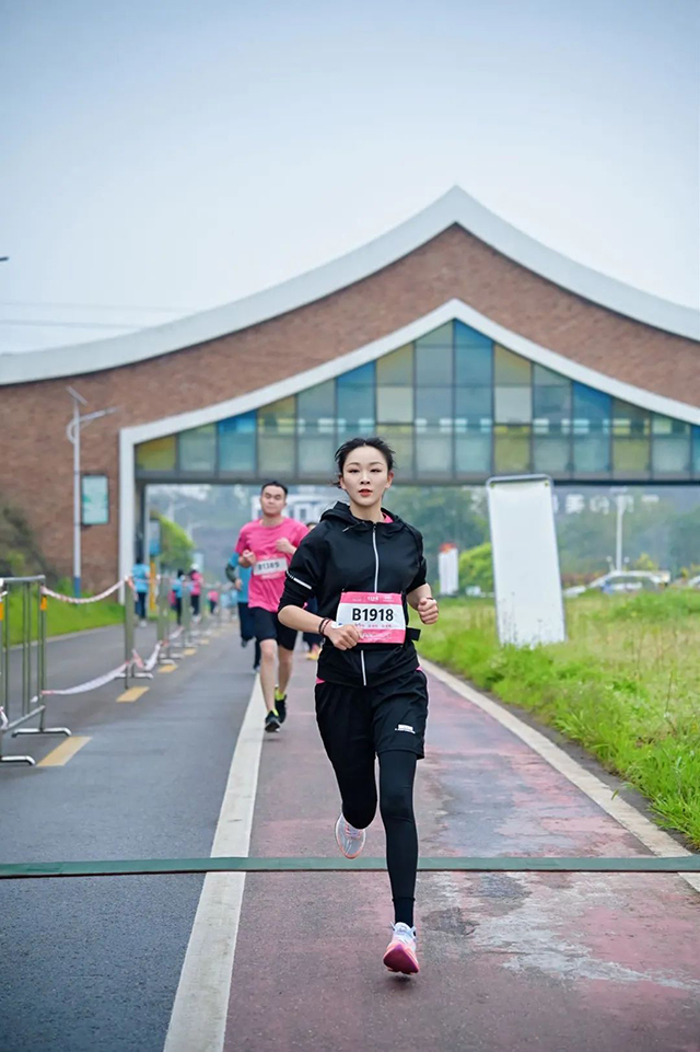 龙马潭区松滩湖畔,这场欢乐跑“嗨”翻了!!(图28) 27.jpg