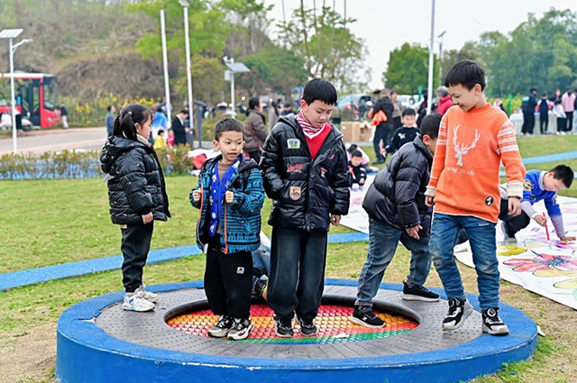 龙马潭区松滩湖畔,这场欢乐跑“嗨”翻了!!(图56) 55.jpg