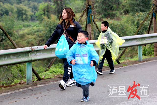 燃爆今春!2025成渝地区双城经济圈“古·岚·道”山径赛酣畅淋漓(图12) 12.jpg