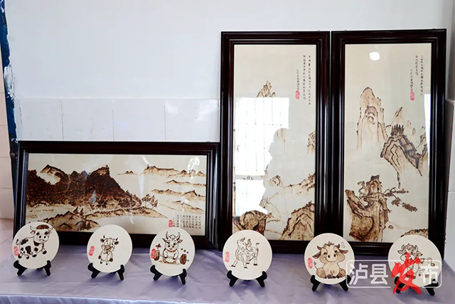 木板上作画,葫芦上生花,泸县这个烙画社团超有趣(图4) 640-(3).jpg