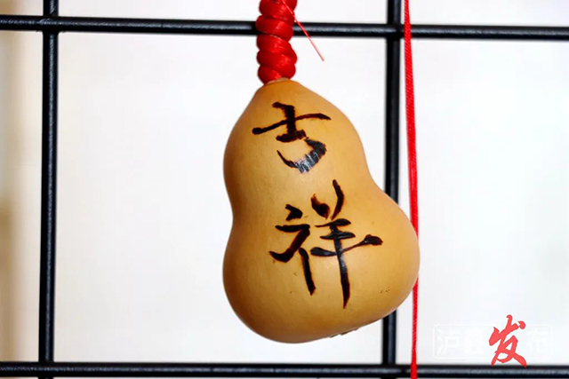 木板上作画,葫芦上生花,泸县这个烙画社团超有趣(图13) 640-(12).jpg