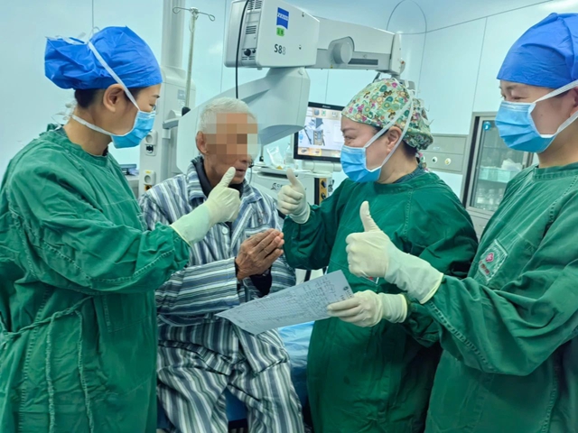 【围观】看不见,也听不到,医生如何做手术?(图3) 3.jpg