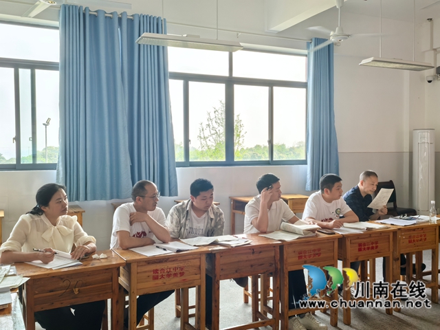 数学备课组1.jpg