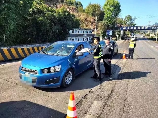 黑车.jpg