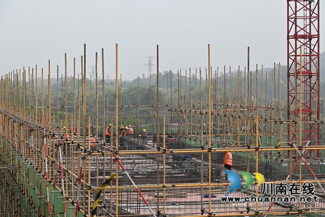 总投资6.07亿元 库容1093万立方米|泸县加速建设第三座中型水库土公庙水库(图1) 2-水库管理用房施工中 (夏一先摄).jpg