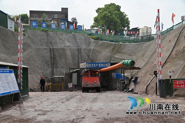 总投资6.07亿元 库容1093万立方米|泸县加速建设第三座中型水库土公庙水库(图4) 水库补水隧洞施工中 (夏一先摄).jpg