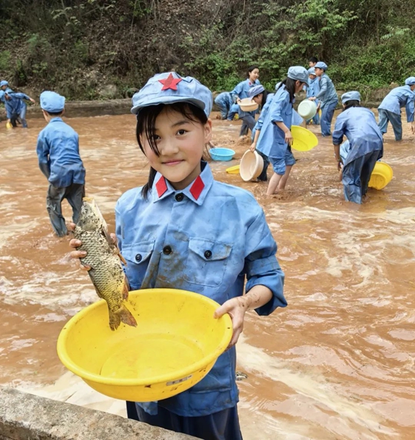 一校一景 | 没有课本的周五 泸州这群学生去了这个神秘基地(图5) 5.jpg