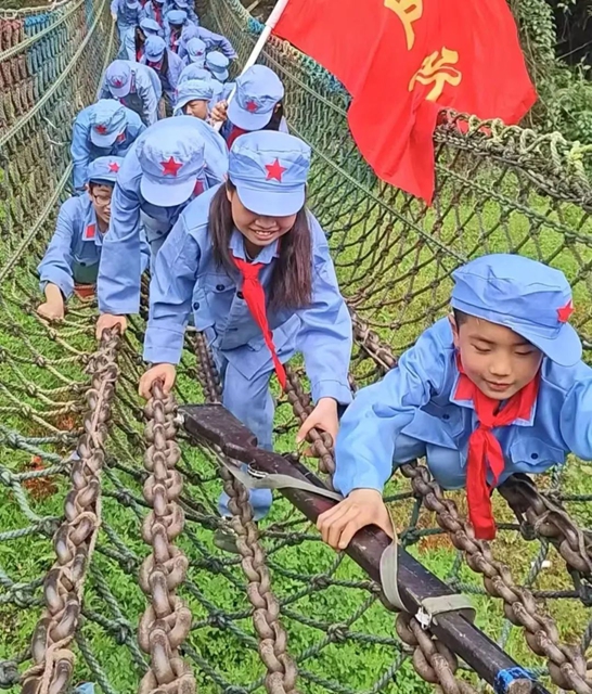一校一景 | 没有课本的周五 泸州这群学生去了这个神秘基地(图9) 9.jpg