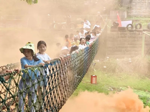 一校一景 | 没有课本的周五 泸州这群学生去了这个神秘基地(图11) 11.jpg