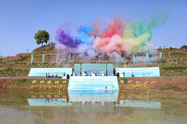 龙马潭区胡市镇:“开秧门”了!(图2) 2.jpg