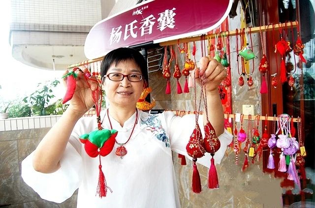 魅力纳溪 |  “四川乡村工匠”杨丽平：以香囊传承非遗之美