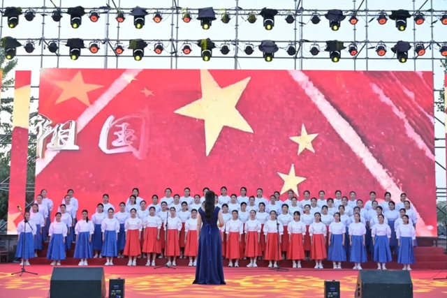 青春正好 未来可期——泸县建校举行2025年“正青春•创未来”校园艺术节暨欢送2025届毕业班文艺晚会(图4) 4.jpg