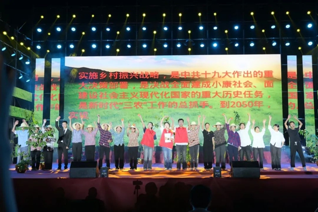 青春正好 未来可期——泸县建校举行2025年“正青春•创未来”校园艺术节暨欢送2025届毕业班文艺晚会(图11) 11.jpg