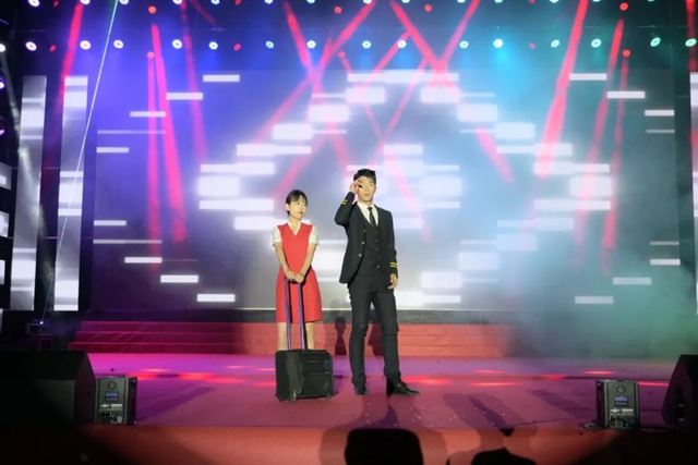 青春正好 未来可期——泸县建校举行2025年“正青春•创未来”校园艺术节暨欢送2025届毕业班文艺晚会(图17) 17.jpg