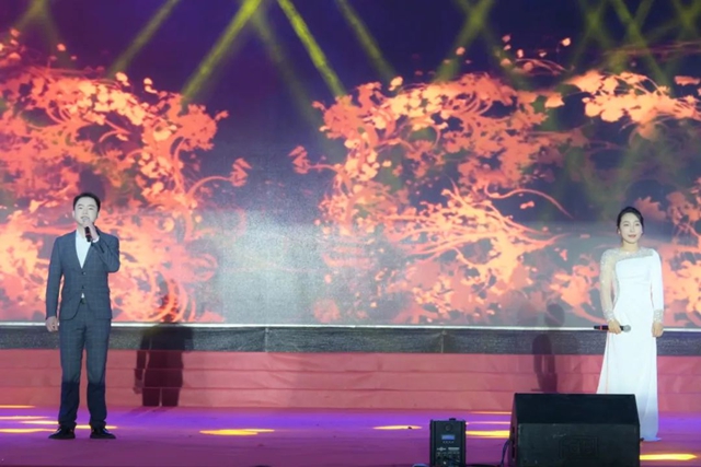 青春正好 未来可期——泸县建校举行2025年“正青春•创未来”校园艺术节暨欢送2025届毕业班文艺晚会(图20) 20.jpg