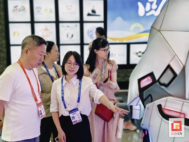 “自贡造”初代非遗机器人亮相(图5) 5.jpg