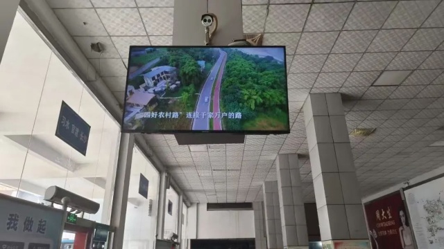 知路·爱路·护路┃泸州市开展“5·26”爱路护路主题宣传活动(图2) 02_副本.jpg