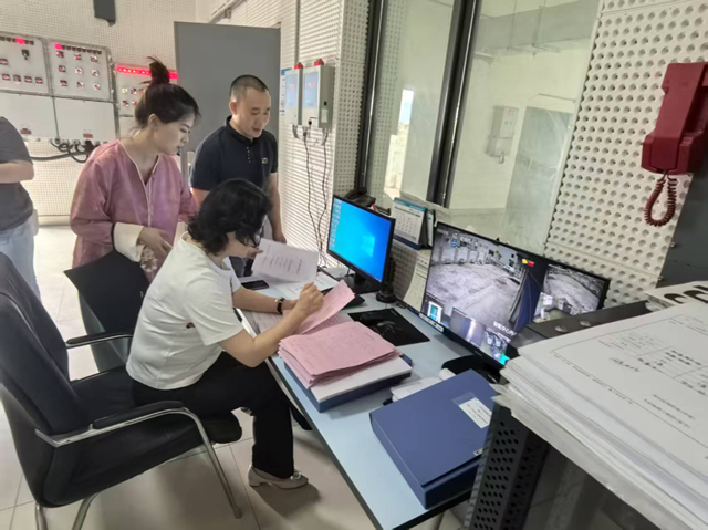 守护“呼吸安全”底线 泸州市市场监管局主动上门“体检”医院制氧设备