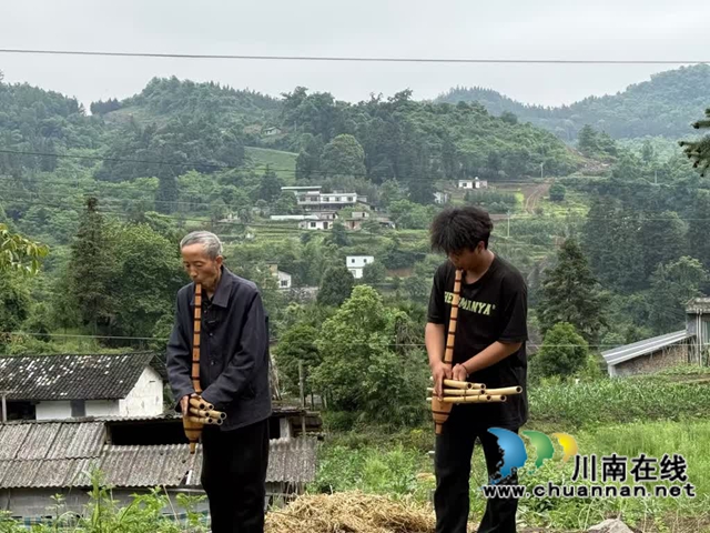 古蔺:笙声不息 苗家祖孙的匠心接力(图6) 6.jpg