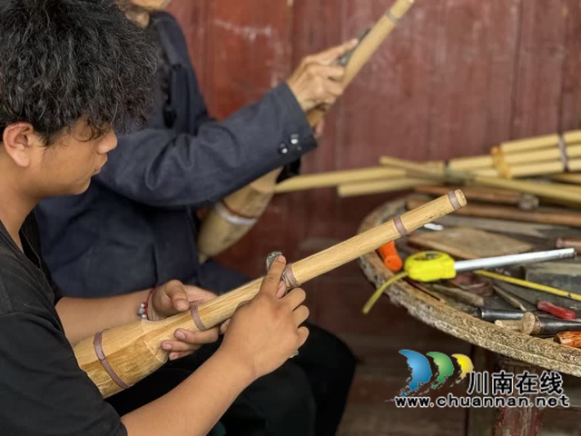古蔺:笙声不息 苗家祖孙的匠心接力(图3) 3.jpg