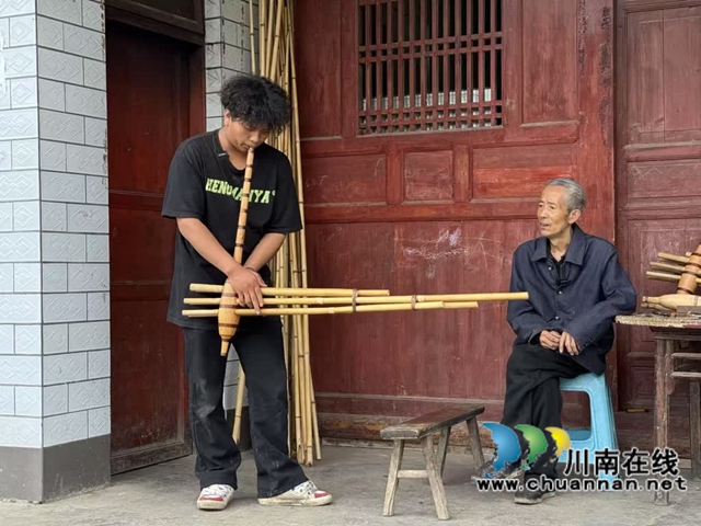 古蔺:笙声不息 苗家祖孙的匠心接力(图5) 5.jpg