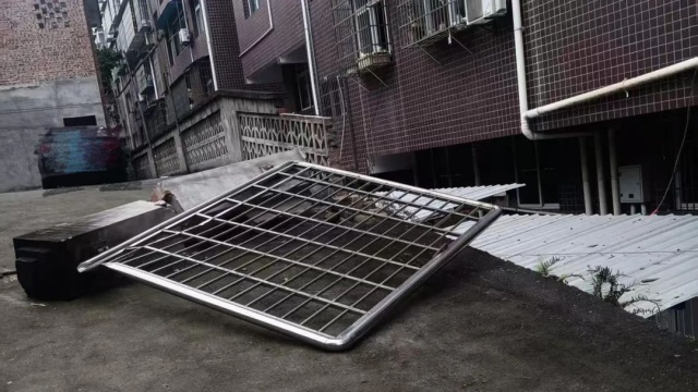 九岁儿童被百斤石头砸伤，出血1500ML，昏迷不醒.....